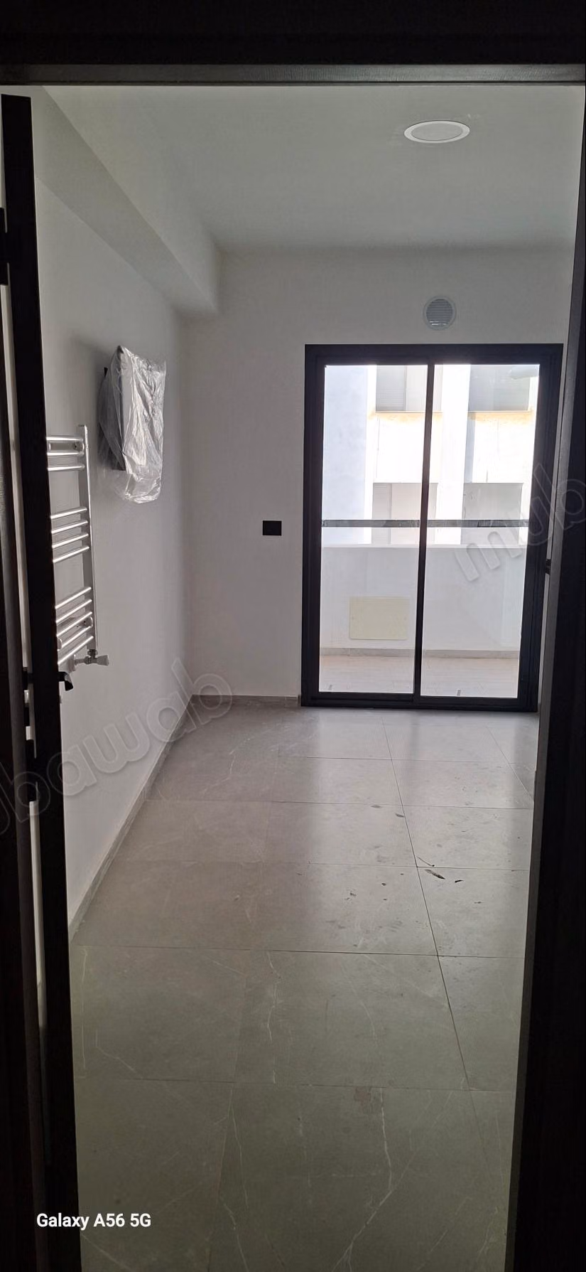 Bel appartement en location à Nouvelle Medina.
Superficie 100 m².
Chauffage central et porte blindée