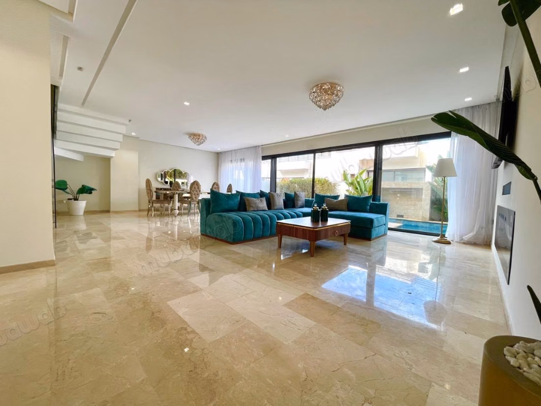 Location villa de luxe à Dar Bouazza.
Superficie 300 m².
Bien meublé