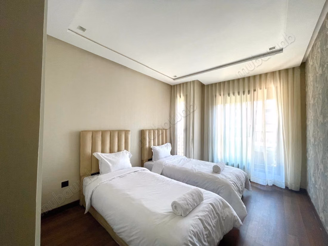 Location villa de luxe à Dar Bouazza.
Superficie 300 m².
Bien meublé