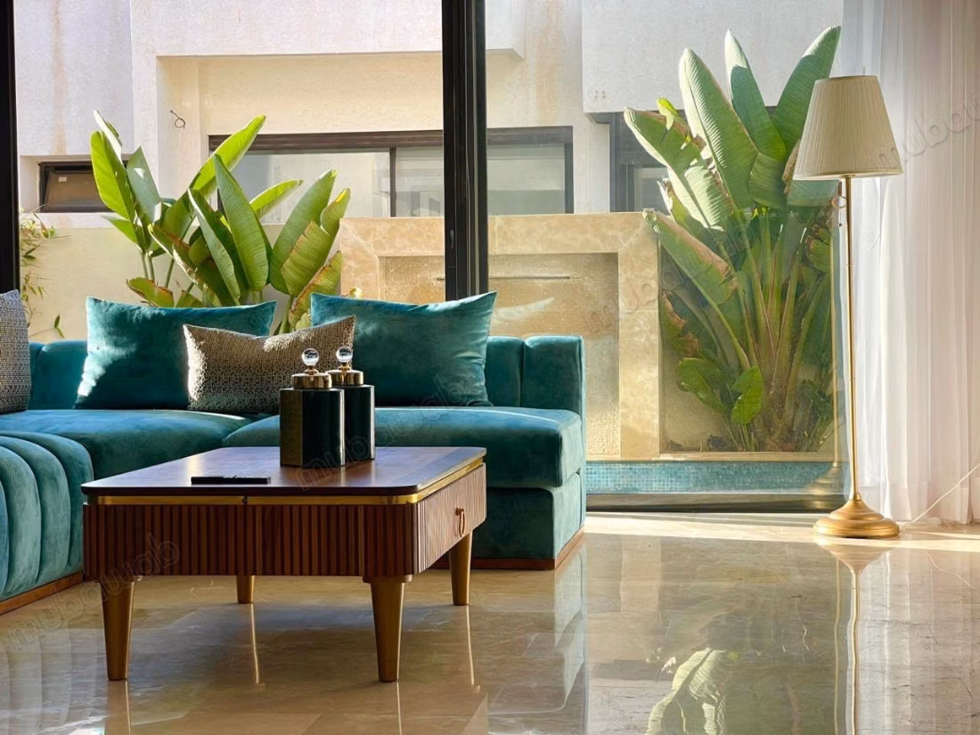 Location villa de luxe à Dar Bouazza.
Superficie 300 m².
Bien meublé