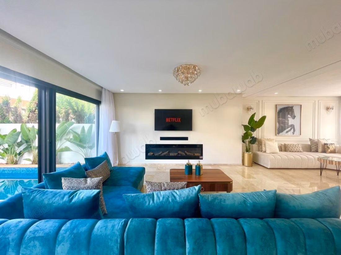 Location villa de luxe à Dar Bouazza.
Superficie 300 m².
Bien meublé