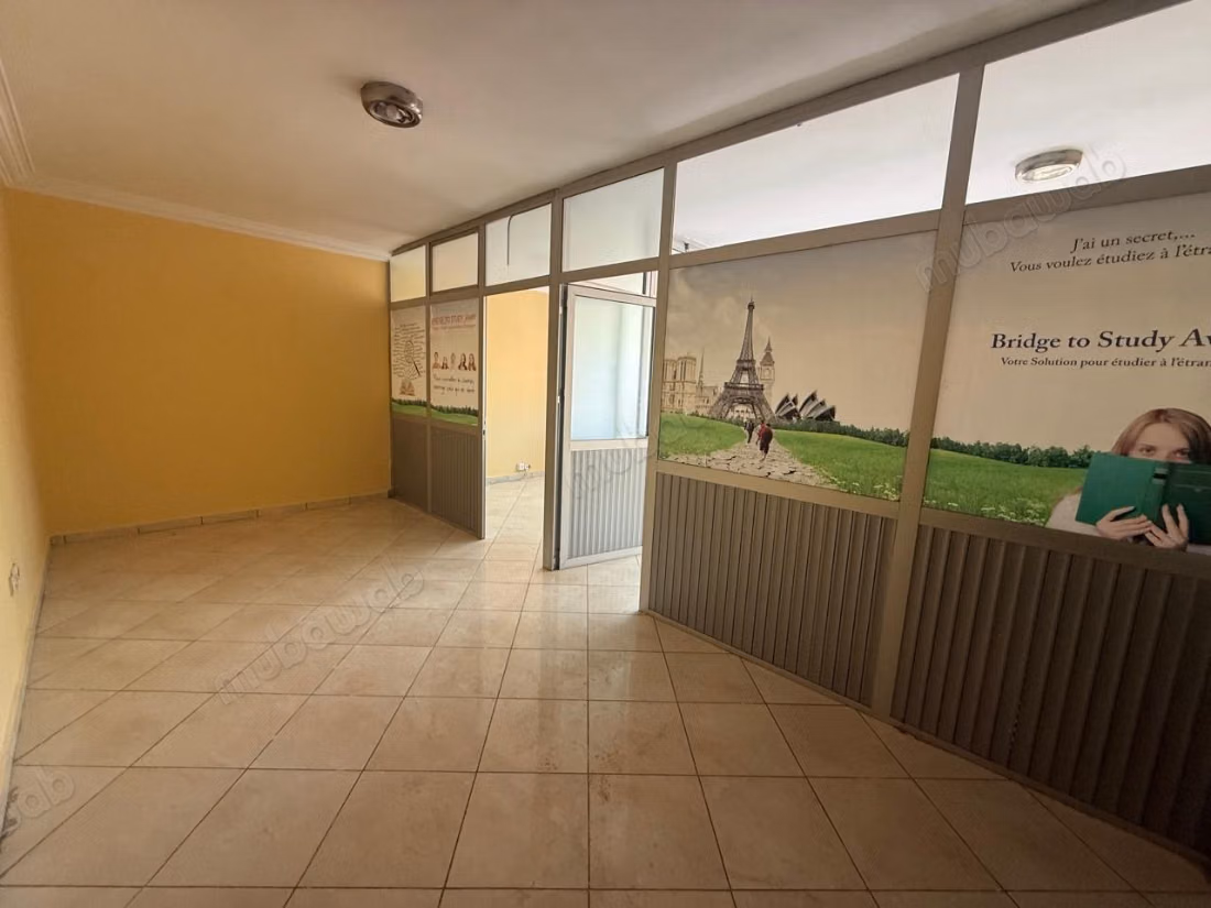Bureaux en location à Guéliz.
Superficie 46 m²
