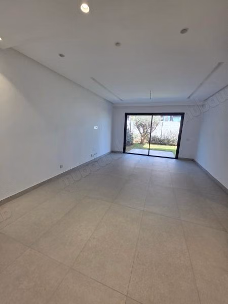 Superb Ground Floor Apartment with Private Garden