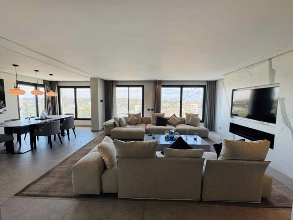 À louer – Somptueux appartement avec terrasse vue mer – 200 m²