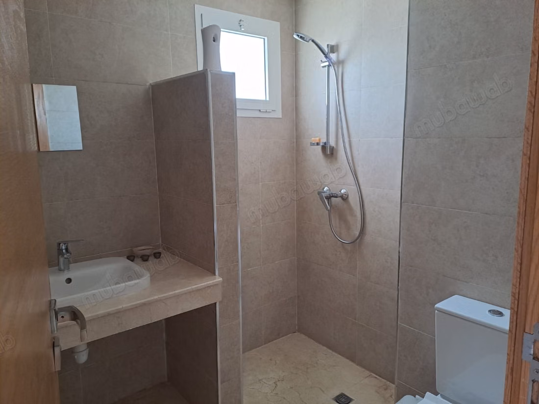 Mooie appartement te huur in El Menzeh. 3 aangename slaapkamers. Goed gemeubileerd