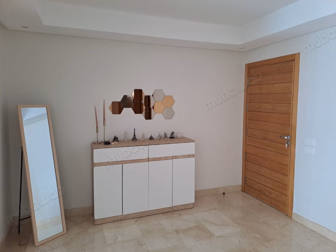 Mooie appartement te huur in El Menzeh. 3 aangename slaapkamers. Goed gemeubileerd