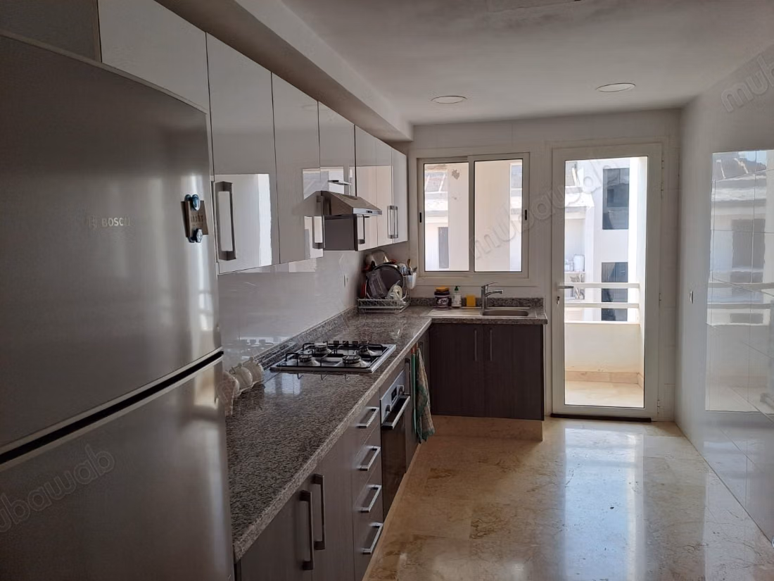 Mooie appartement te huur in El Menzeh. 3 aangename slaapkamers. Goed gemeubileerd