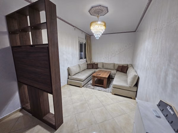 Location d'un appartement à Mesnana. 
2 belles chambres. 
Meublé