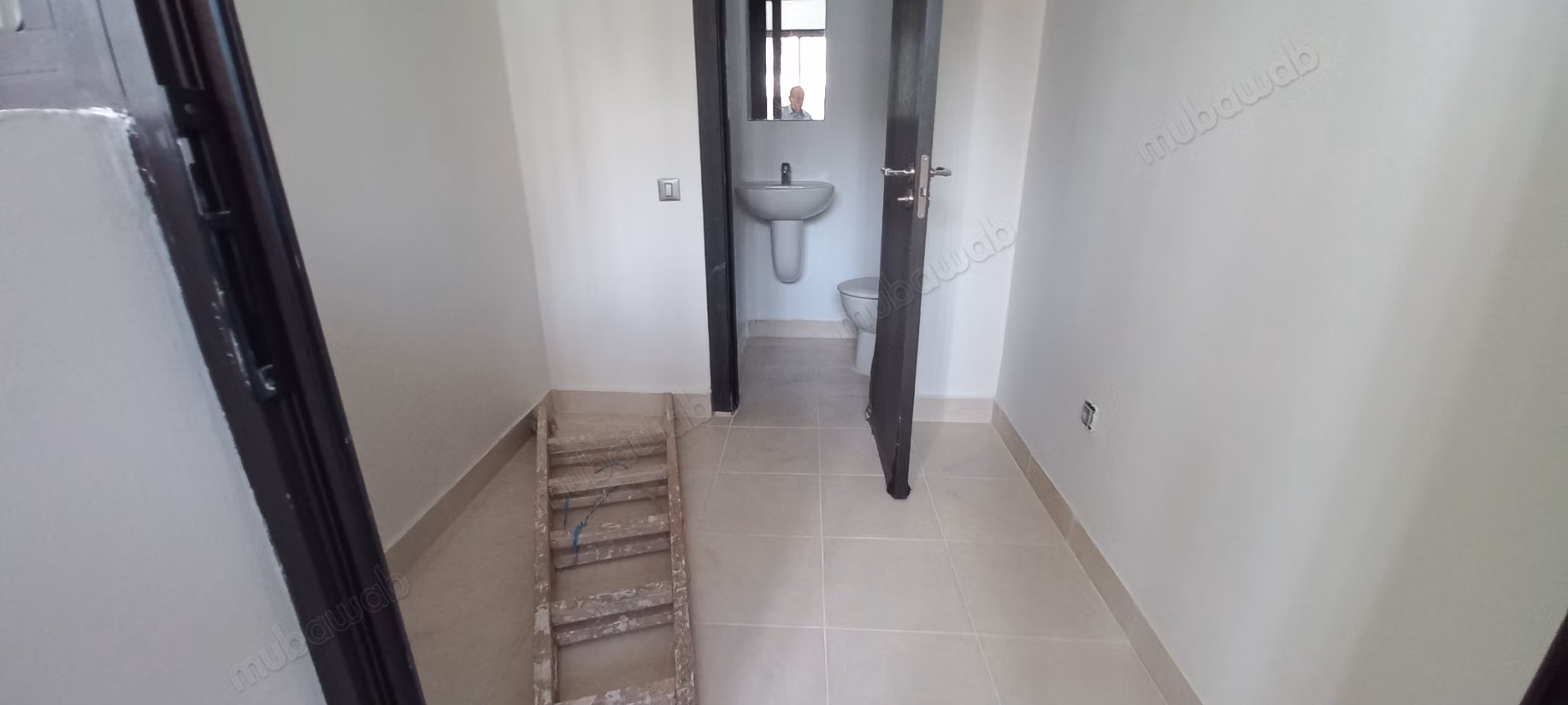 Vend appartement à Ain Diab. Superficie 250 m². Avec ascenseur et terrasse
