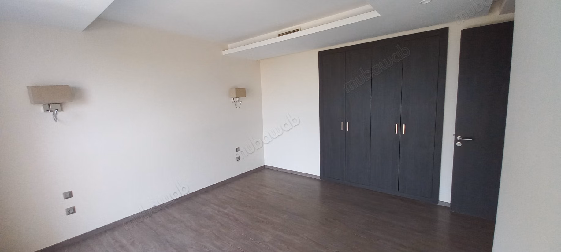 Vend appartement à Ain Diab. Superficie 250 m². Avec ascenseur et terrasse
