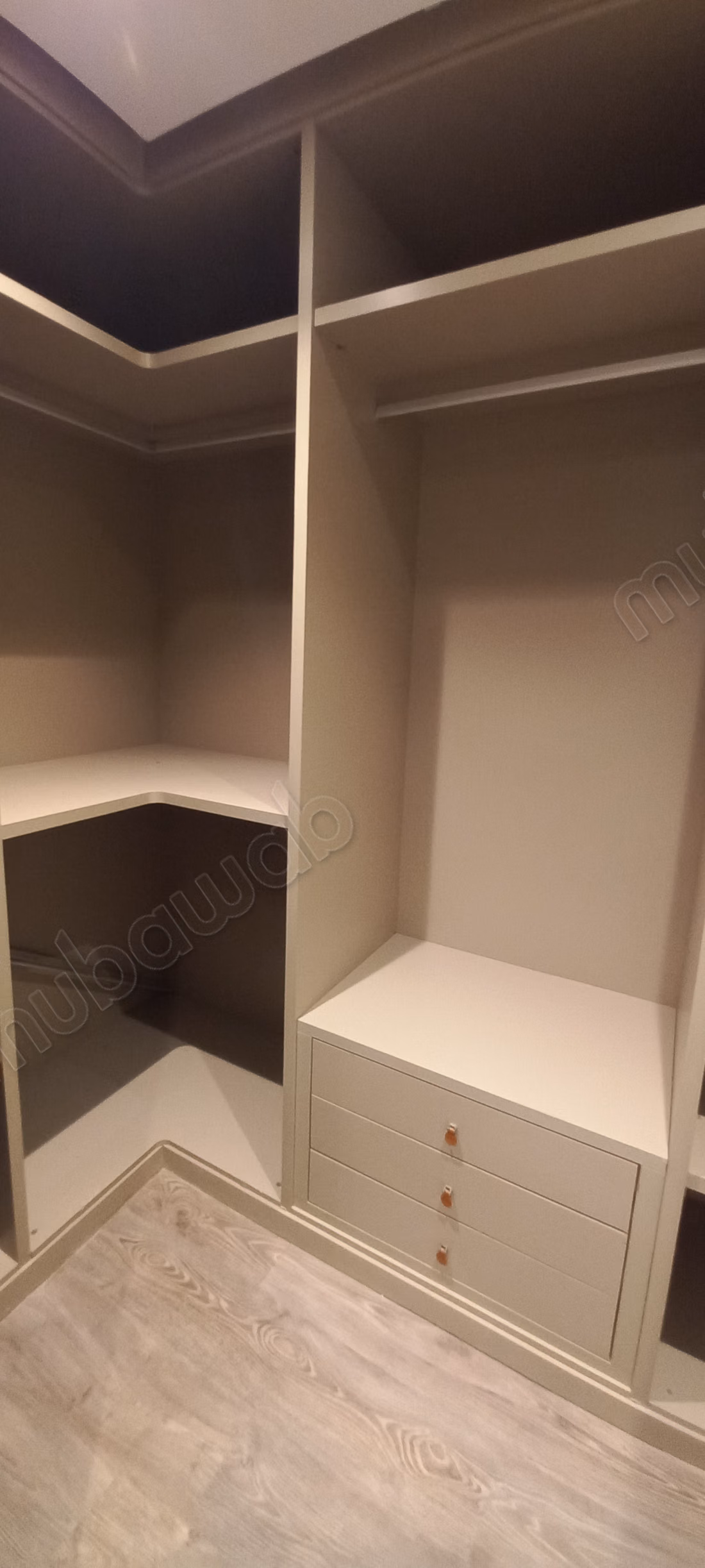 Vend appartement à Ain Diab. Superficie 250 m². Avec ascenseur et terrasse
