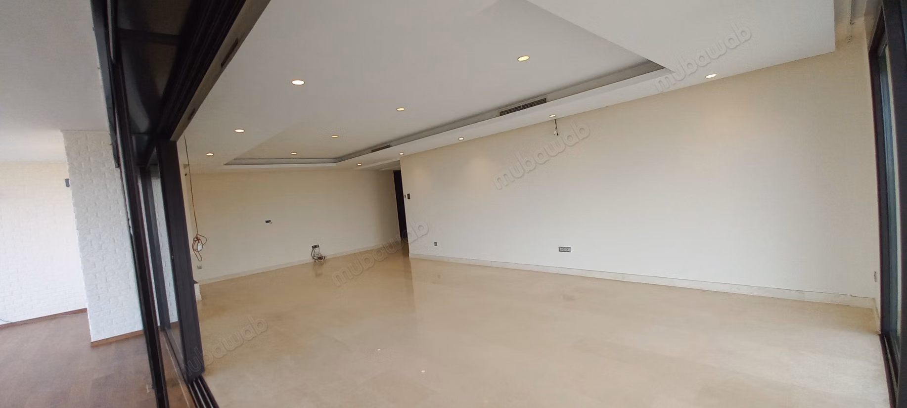 Vend appartement à Ain Diab. Superficie 250 m². Avec ascenseur et terrasse