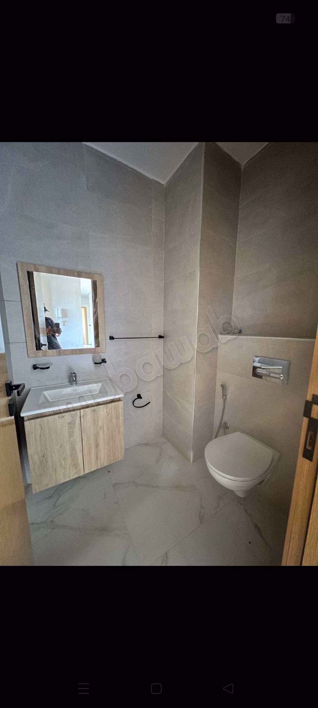 Bel appartement à louer à Tanger Al-Balia. 3 excellentes chambres. Balcon et ascenseur