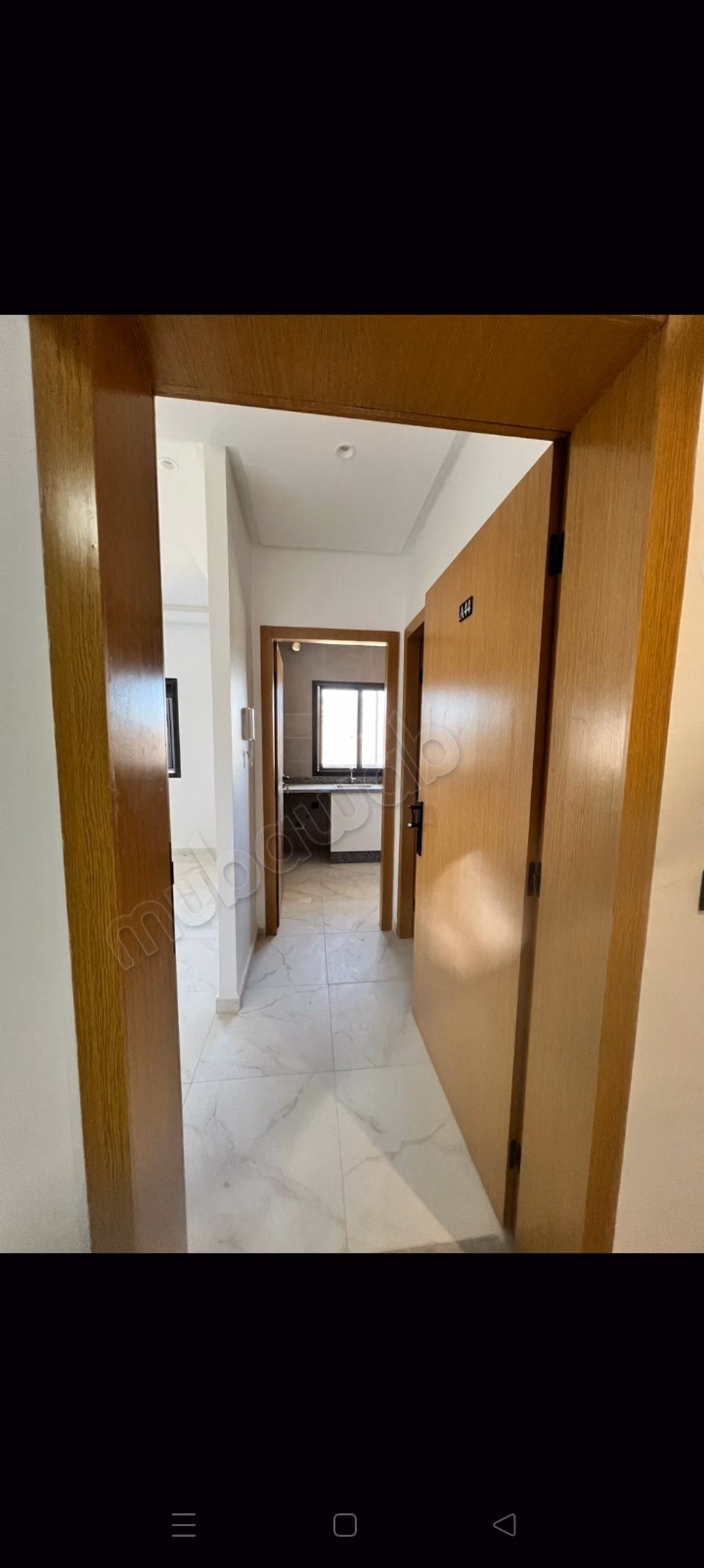 Bel appartement à louer à Tanger Al-Balia. 3 excellentes chambres. Balcon et ascenseur