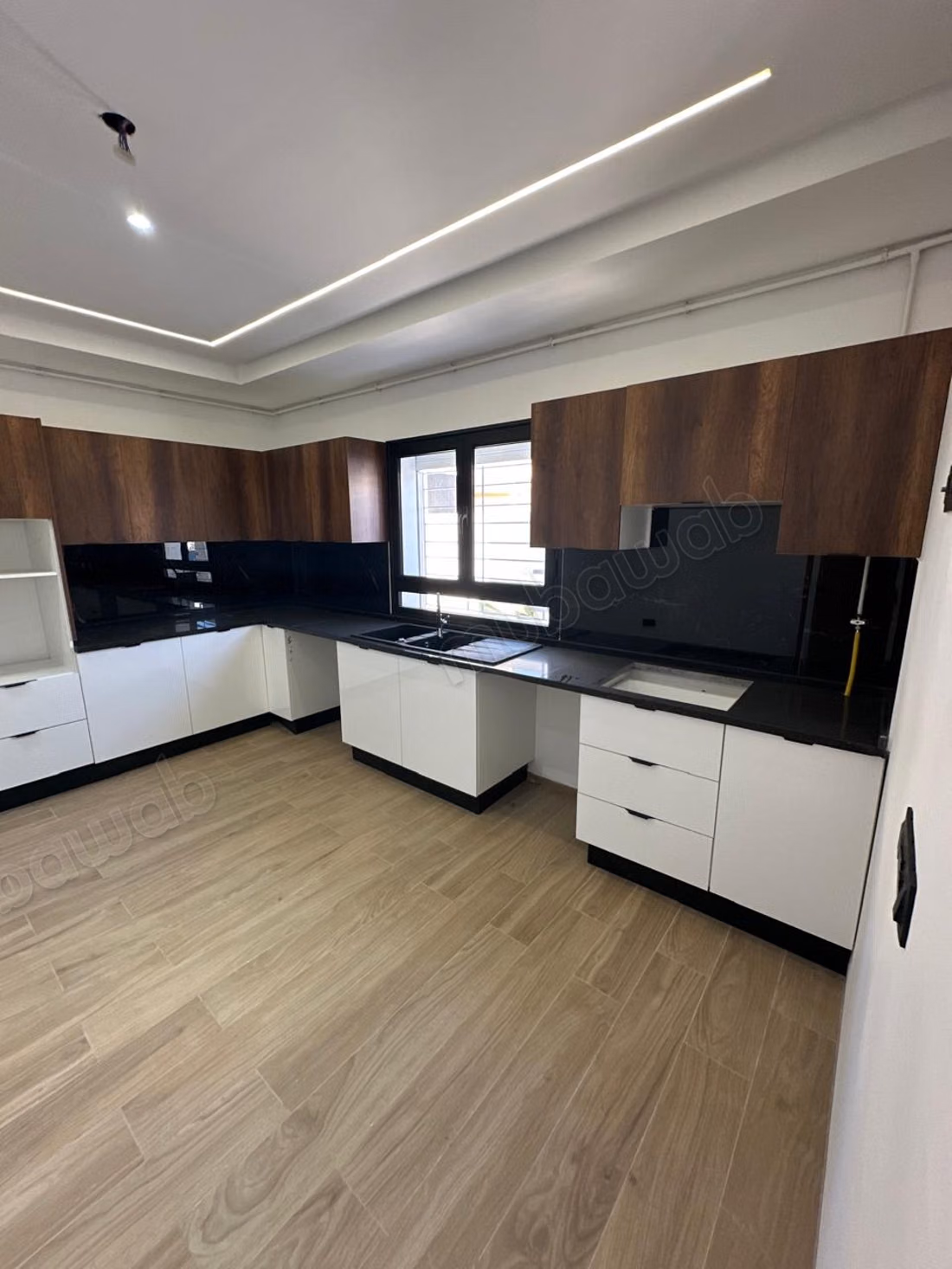 Vendita di villa di lusso a Hammam Sousse. 5 belle camere. Finestre a doppio vetro e riscaldamento centrale