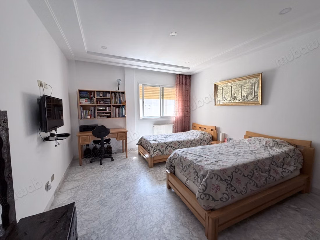 Vente d'un bel appartement à Carthage. 2 chambres agréables. Prestation de conciergerie, air conditionné