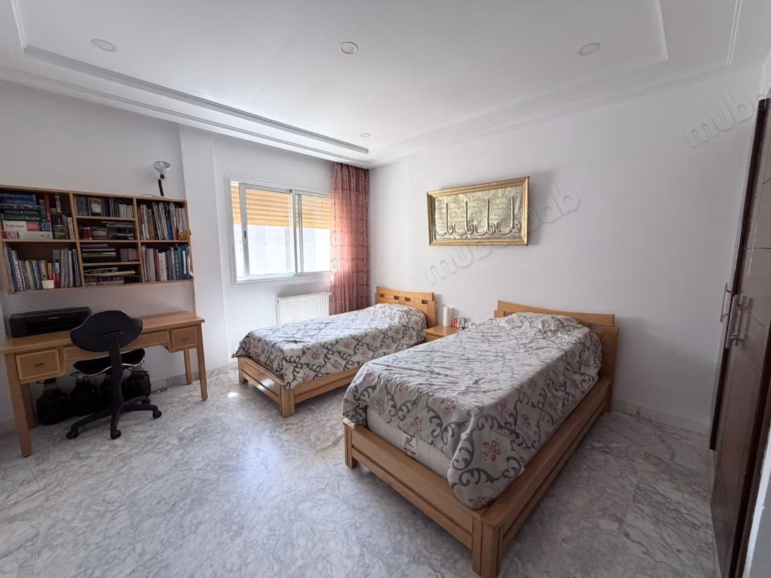 Vente d'un bel appartement à Carthage. 2 chambres agréables. Prestation de conciergerie, air conditionné