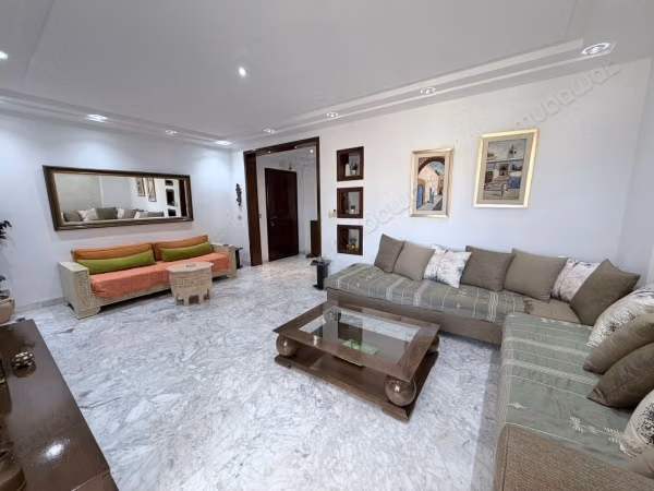 Vendita di un bel appartamento a Cartagine. 2 camere da letto confortevoli. Servizio di portineria, aria condizionata