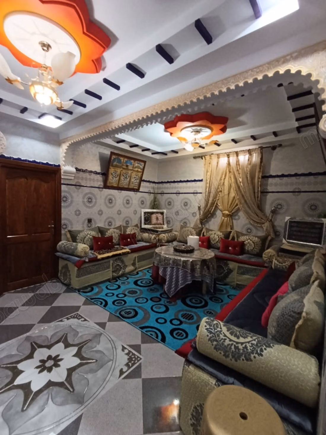 Trouvez votre maison à acheter à Aourir. 
19 pièces. Meublé