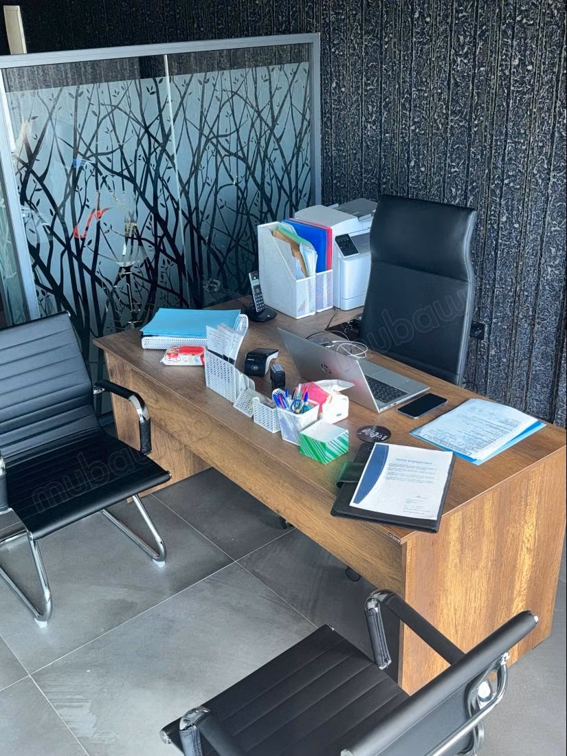 Office rental in Maârif. Total area 49 m². With elevator