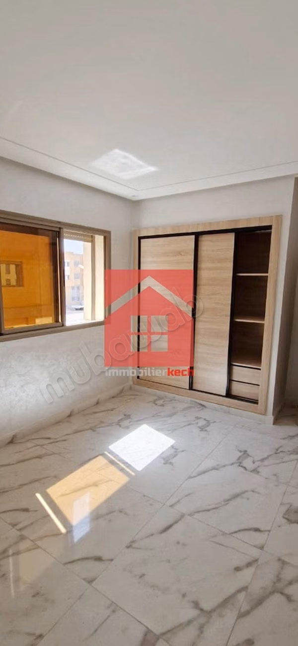Nieuwe Appartement met 3 Slaapkamers en 2 Balkons