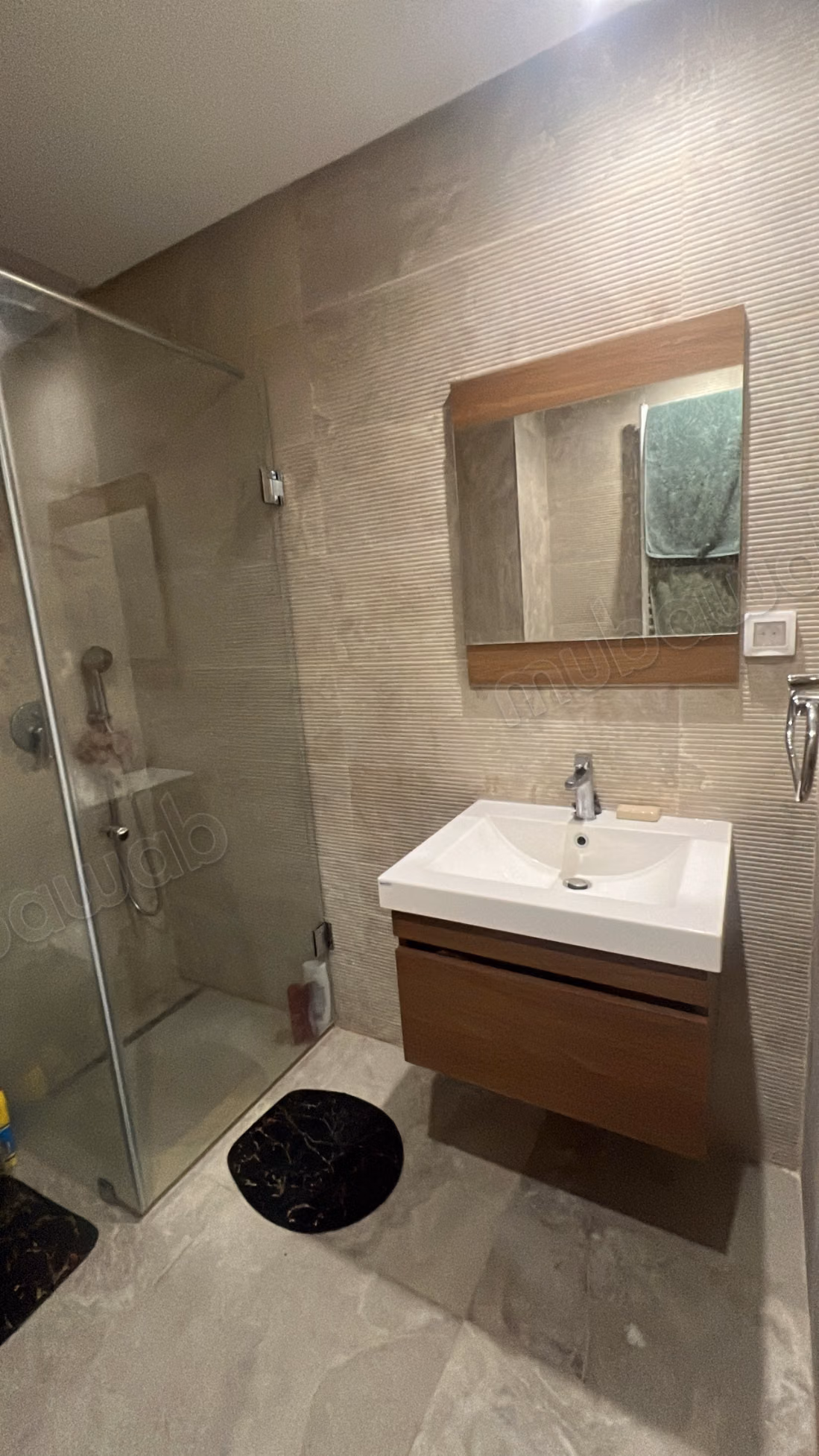 Seasonal rental in Sahloul. Area of 67 m². Double glazing and central heating
