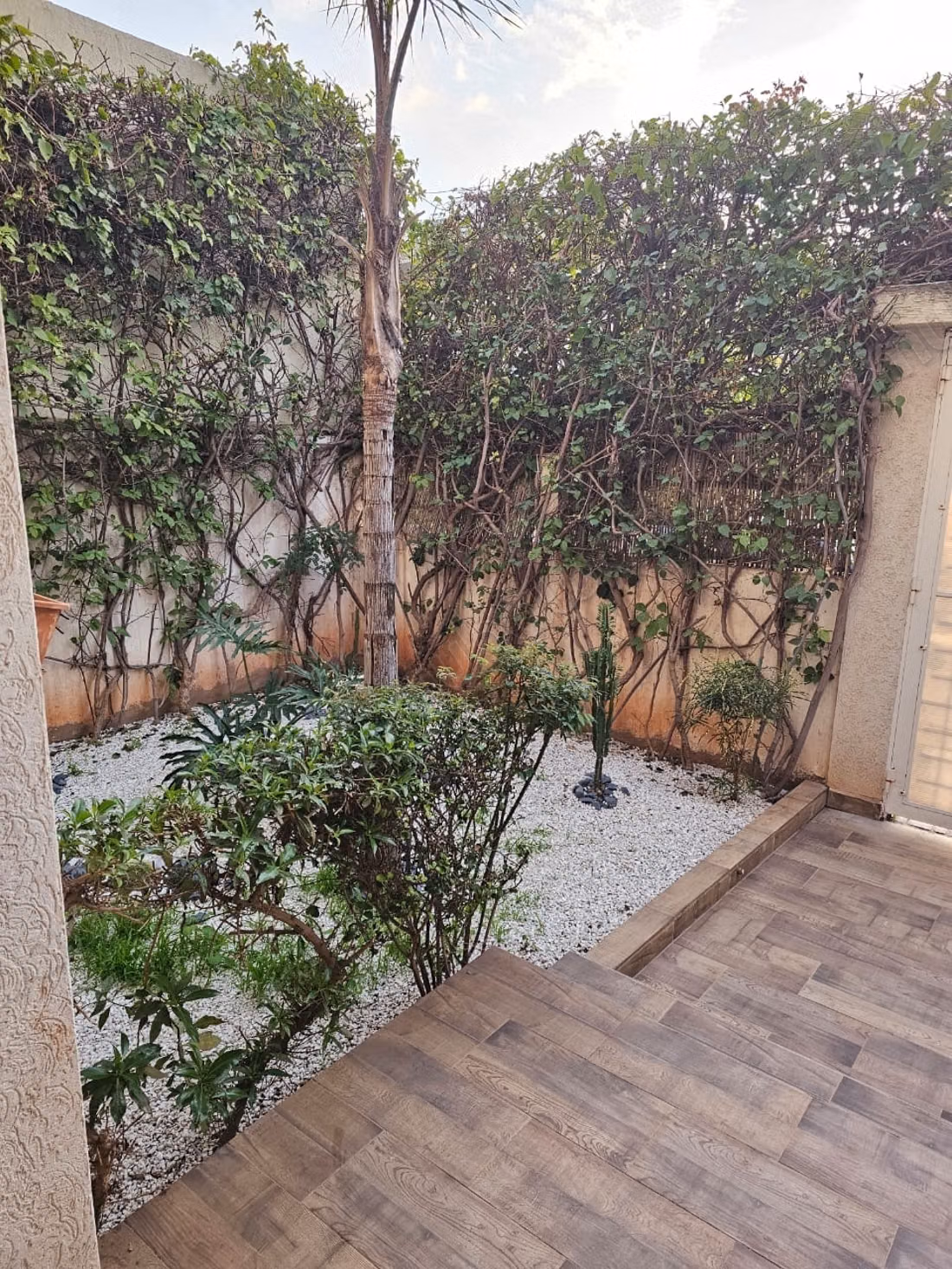 Somptueuse maison à vendre à Hay Zobir. 4 chambres. Jardin