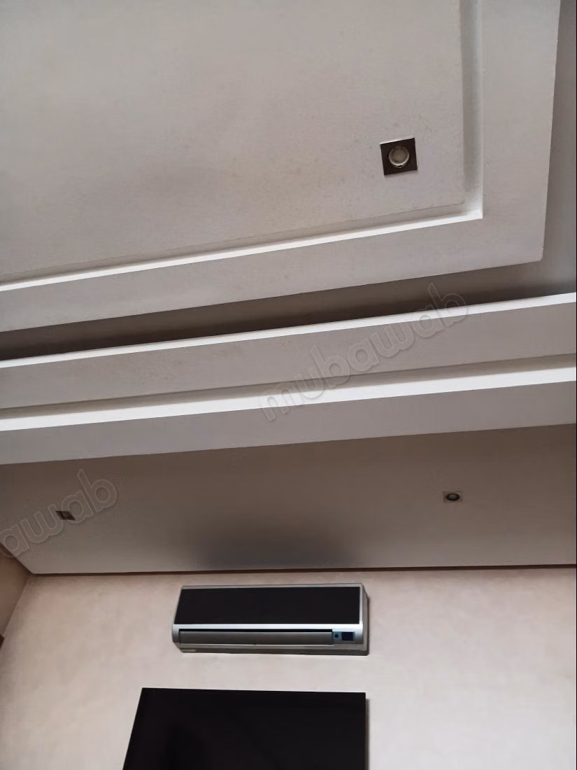 Vente d'un bel appartement à Racine. 
3 chambres agréables. 
Cheminée et climatisation — 3