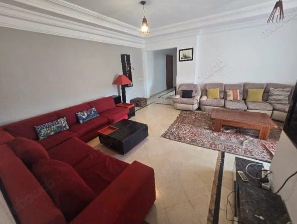 Location d'un appartement à El Menzah 
7.3 pièces. Meublé