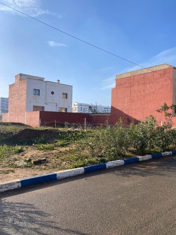 Grond te koop in Béni Yakhlef. Oppervlakte 250 m²