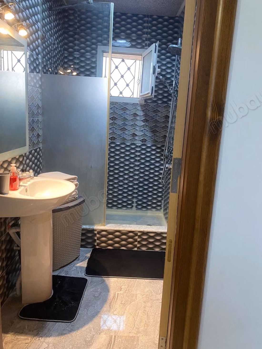 Villa de luxe à vendre. Surface totale 531 m². Bien meublé