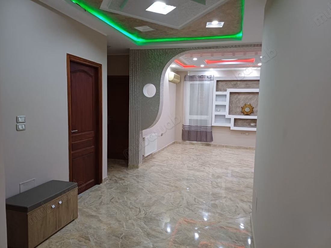 Villa de luxe à vendre. Surface totale 531 m². Bien meublé