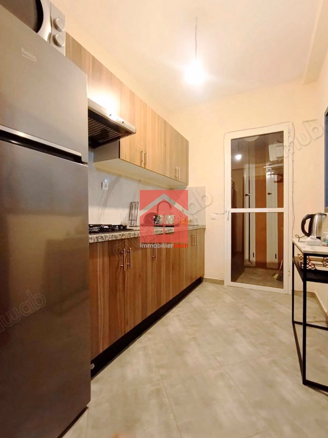 Chic Gemeubileerd Appartement met Balkon in Chrifia