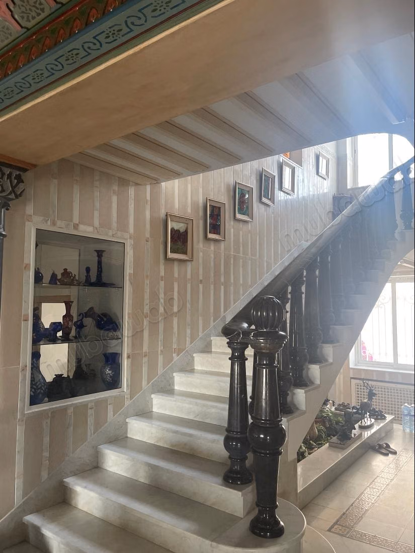 Villa de luxe à vendre à Salambo. 7 chambres. Bien meublé