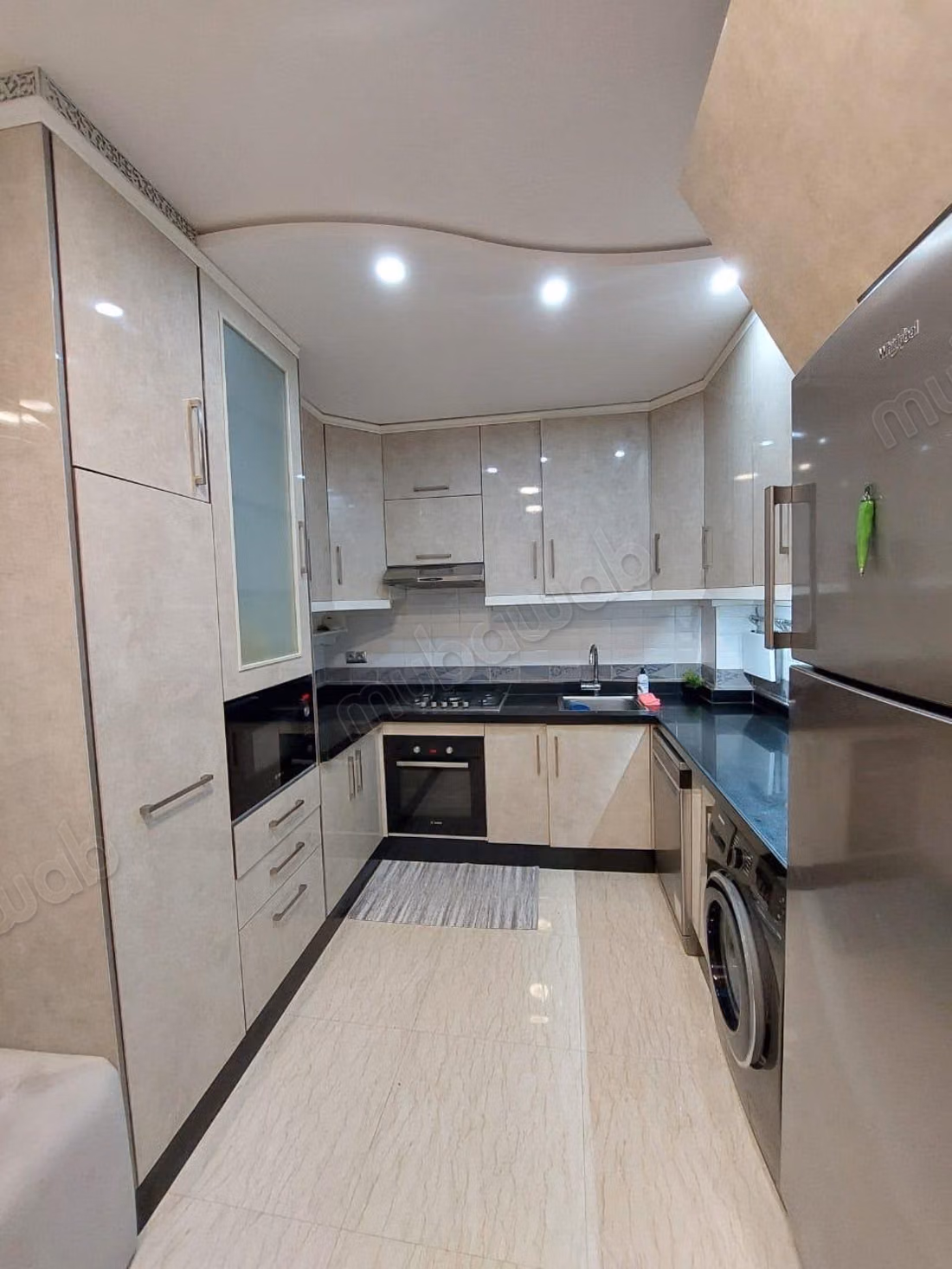 Verkoop van luxe villa in Branes 2. 6 comfortabele kamers. Goed ingericht