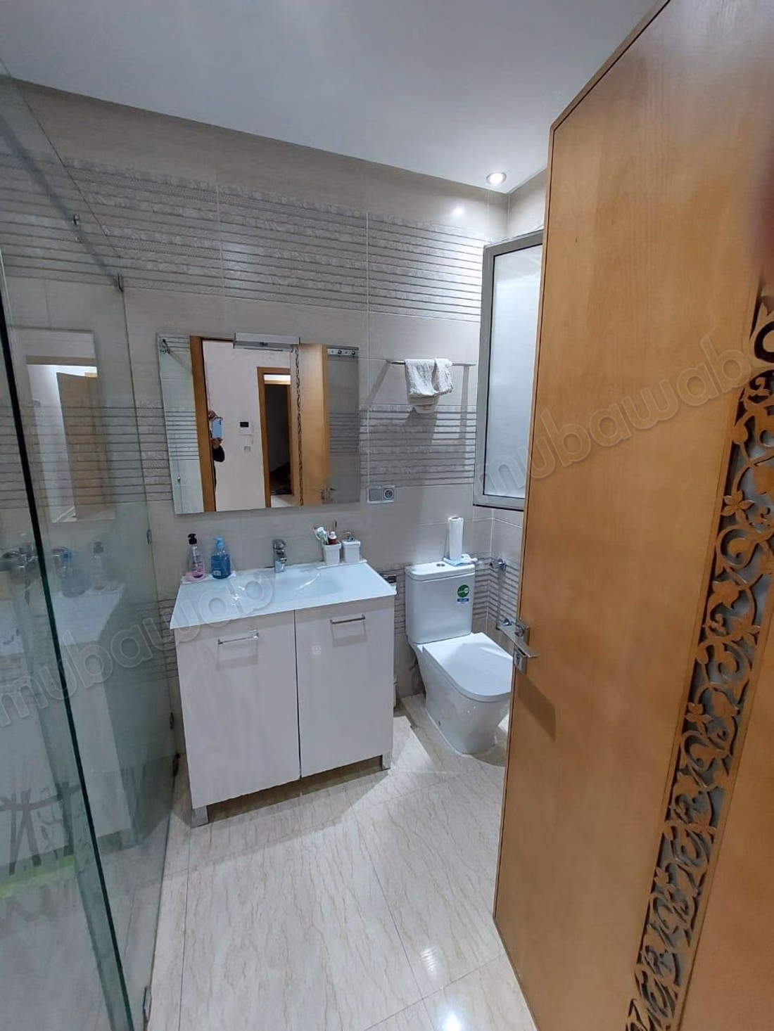 Verkoop van luxe villa in Branes 2. 6 comfortabele kamers. Goed ingericht