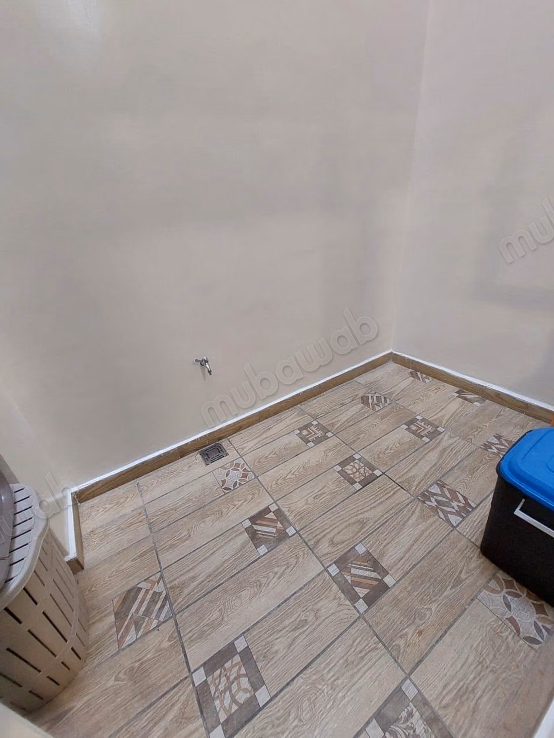 Verkoop van luxe villa in Branes 2. 6 comfortabele kamers. Goed ingericht