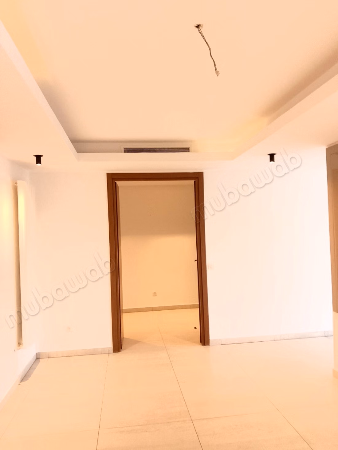 À louer un bel appartement meublé au Berges Du Lac 2. Concierge et climatisation