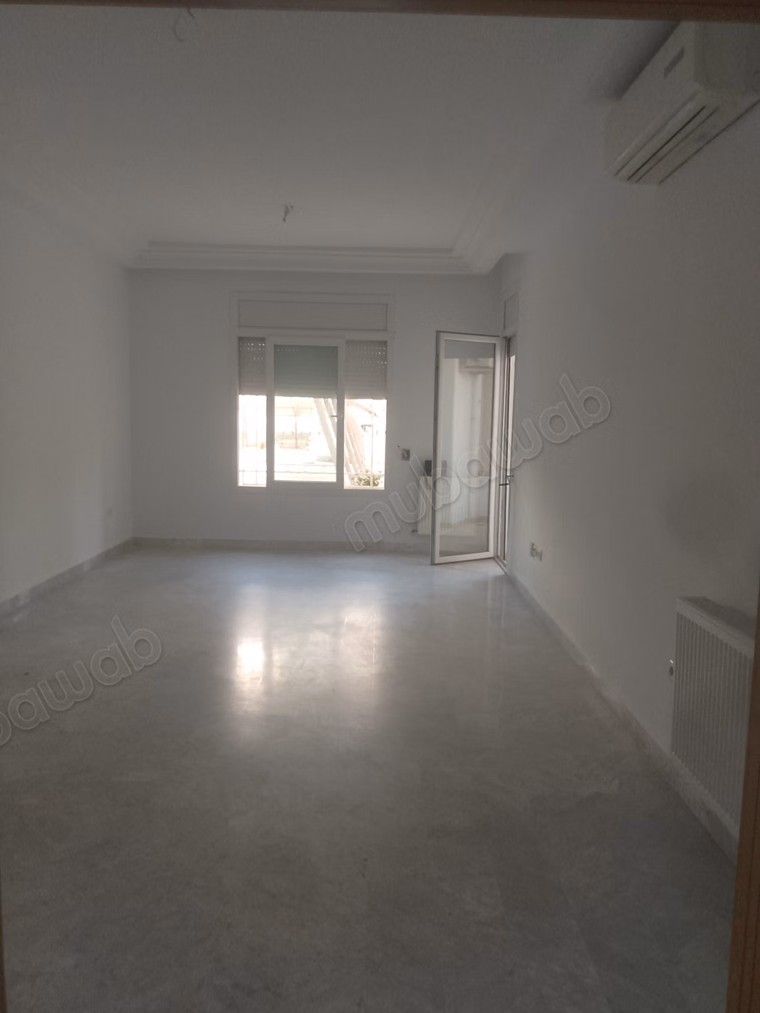 Very nice apartment for rent in Les Berges Du Lac 2. 3 large rooms. Concierge and air conditioning.