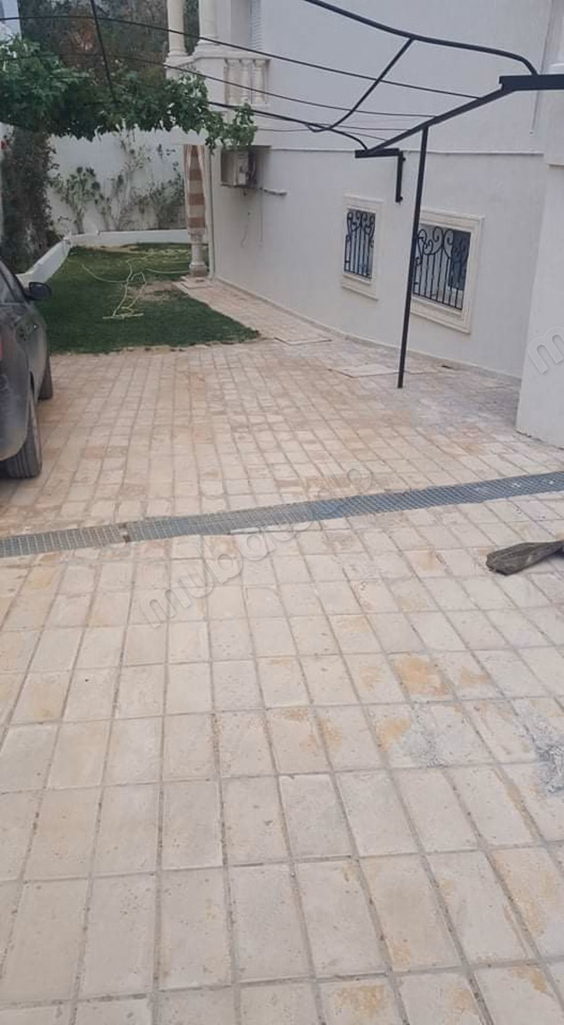 Mini castle for rent in El Manar 2. 8 comfortable rooms. Furnished