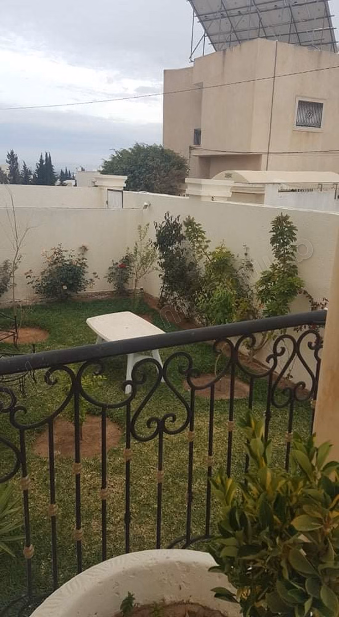 Mini castle for rent in El Manar 2. 8 comfortable rooms. Furnished