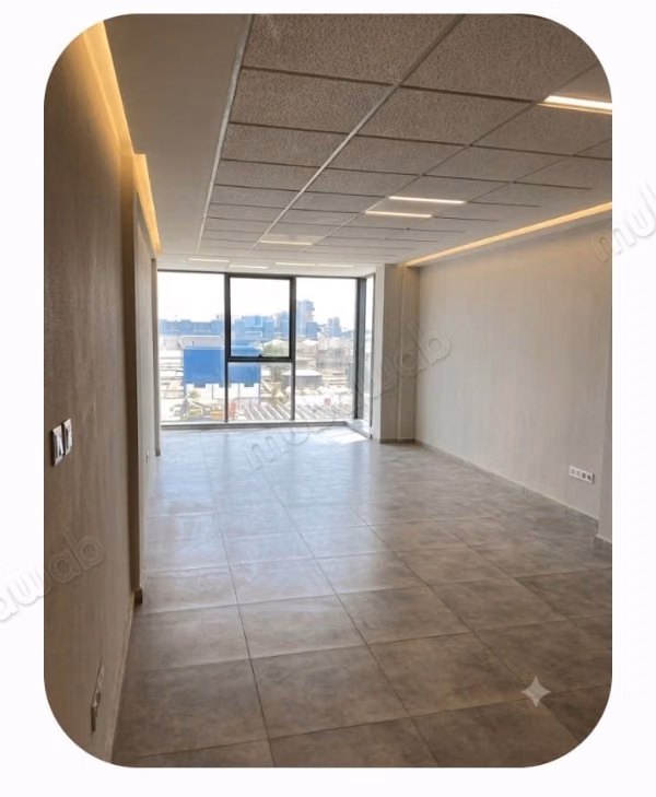 Bureaux de 34 a 45m2 à vendre à Zone Industrielle Oukacha. 590000 dhs