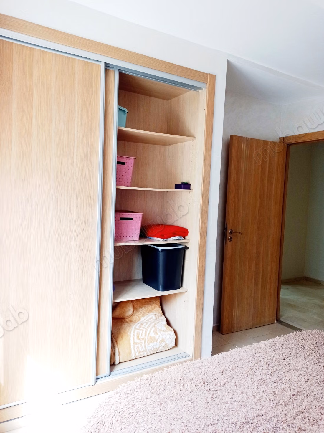 Appartement te huur in El Mansouria. 3 mooie slaapkamers. Gemeubileerd