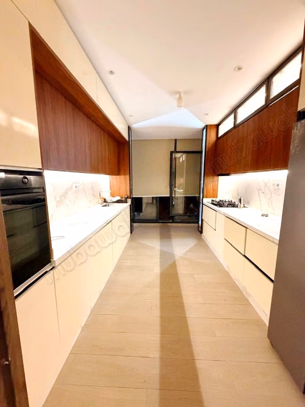 Appartement te huur in El Mansouria. 3 mooie slaapkamers. Gemeubileerd