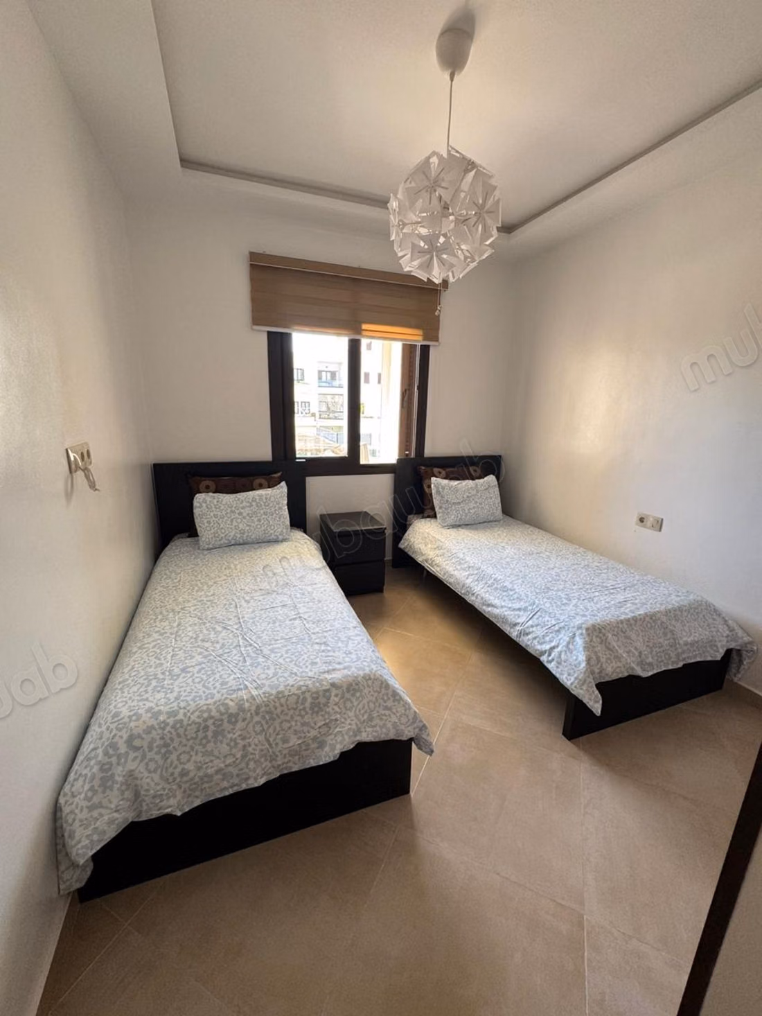 Superbe appartement à louer à M'Diq. 
Surface de 100 m². 
Bien meublé