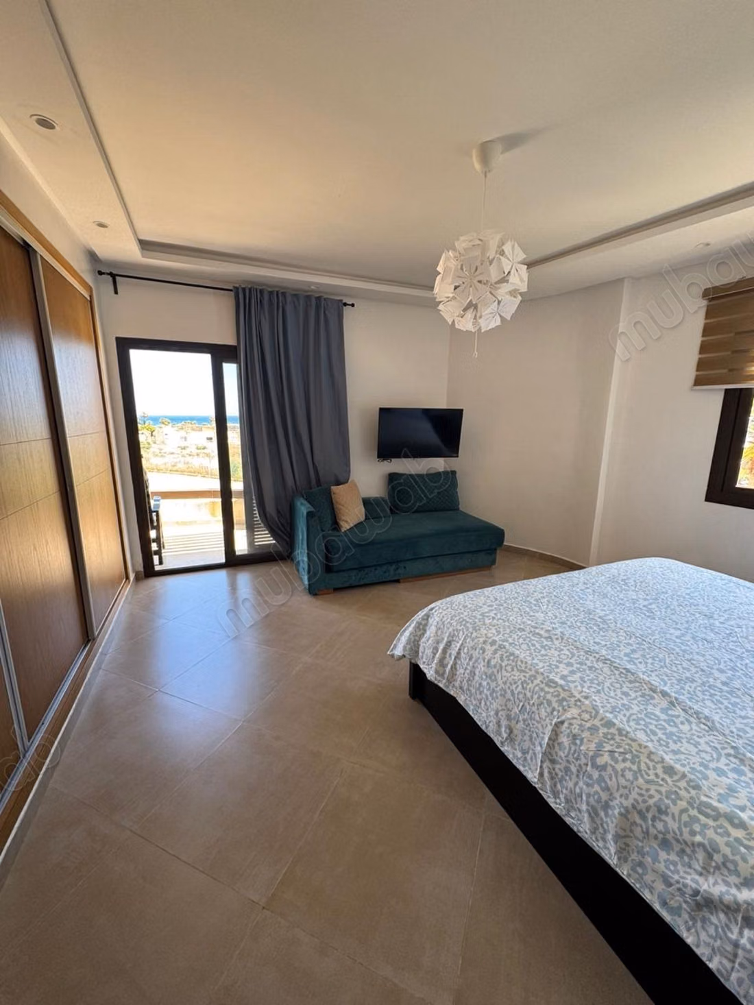 Superbe appartement à louer à M'Diq. 
Surface de 100 m². 
Bien meublé
