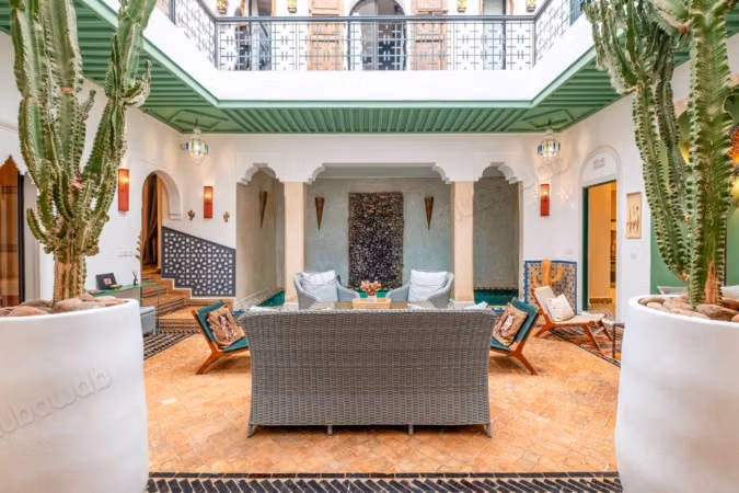 Magnifico riad con 6 camere e piscina accanto al Palazzo Bahia