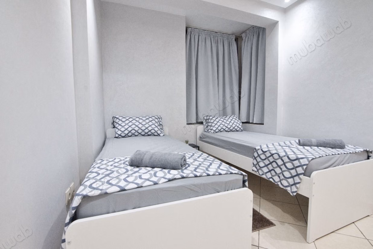 Affitto stagionale a Founti. Superficie di 126 m². Servizio di portineria disponibile, sistema di climatizzazione.
