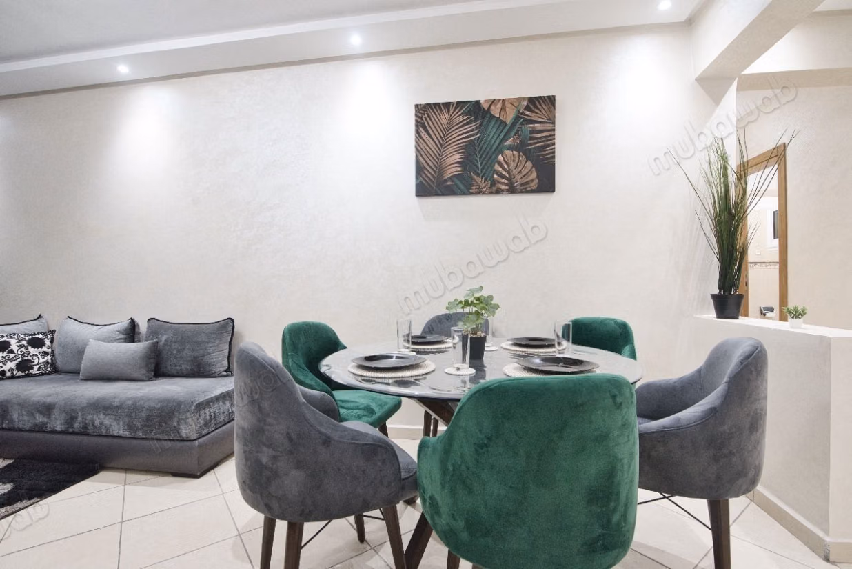 Affitto stagionale a Founti. Superficie di 126 m². Servizio di portineria disponibile, sistema di climatizzazione.