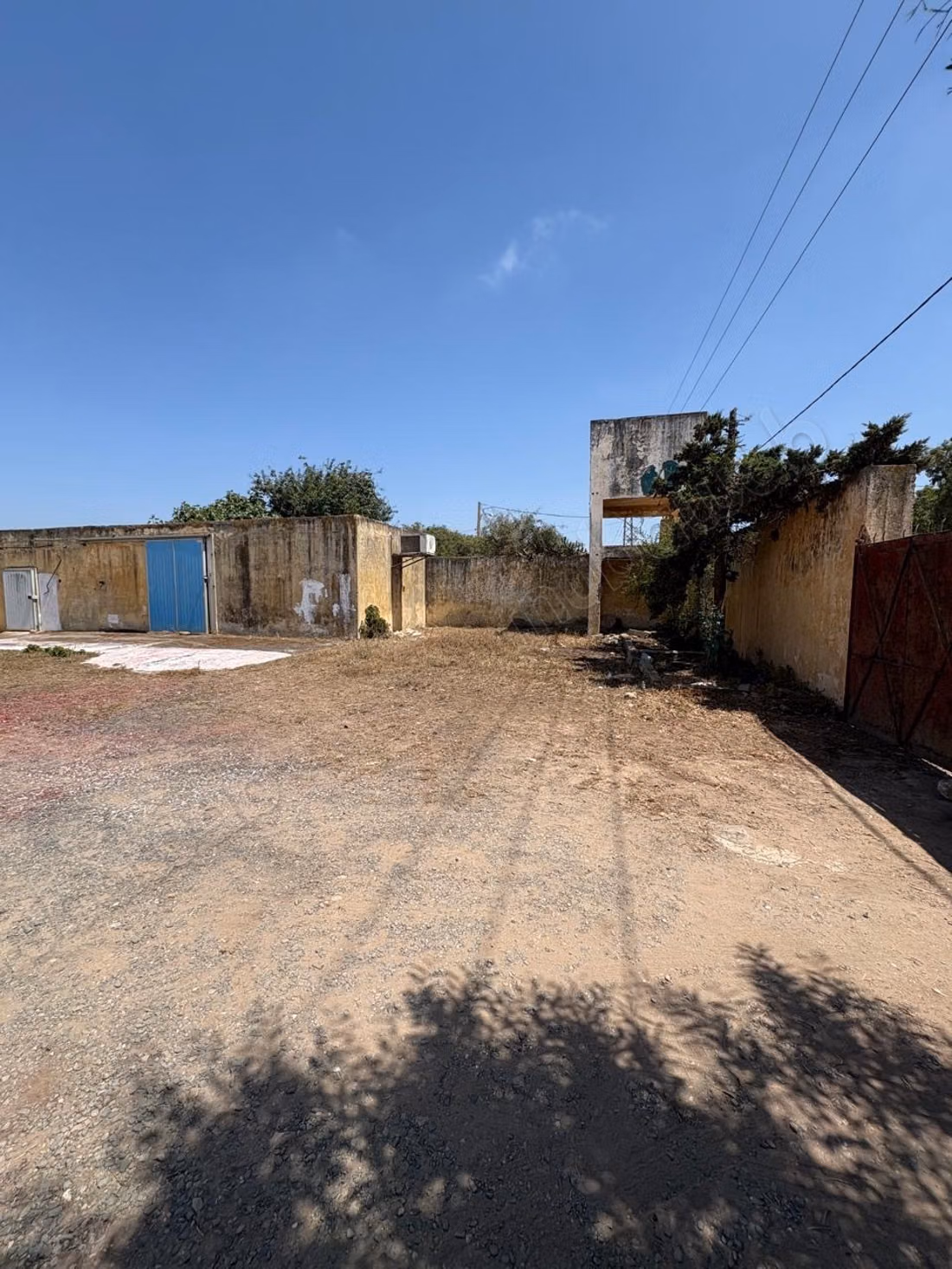 A la venta: hangar en la ruta de Soualem cerca de Sidi Rahal